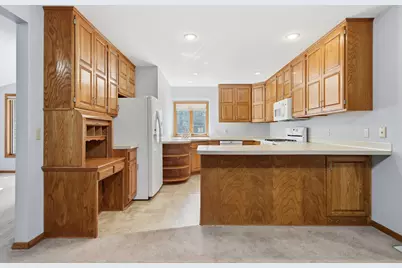 7807 W 110th Street, Bloomington, MN 55438 - Photo 9