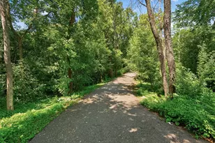 13707 Green Briar Dr, Minnetonka, MN 55305 - Photo 7