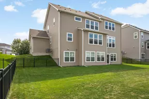 9354 Summerlin Rd, Woodbury, MN 55129 - Photo 45