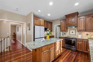 15016 Viewcrest Ln, Burnsville, MN 55306 - Photo 3