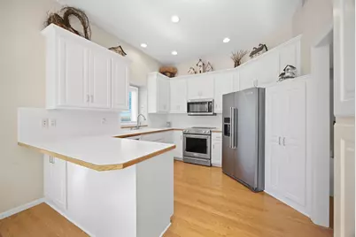 239 Wildflower Court, Vadnais Heights, MN 55127 - Photo 5