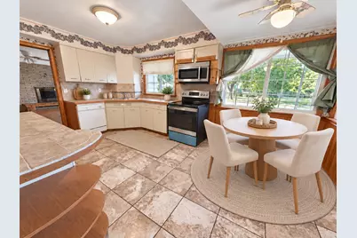1894 Minnehaha Avenue E, Saint Paul, MN 55119 - Photo 3