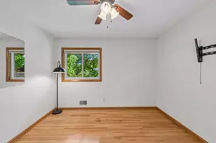 15509 Holdridge Rd E, Wayzata, MN 55391 - Photo 31