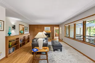 15509 Holdridge Rd E, Wayzata, MN 55391 - Photo 11