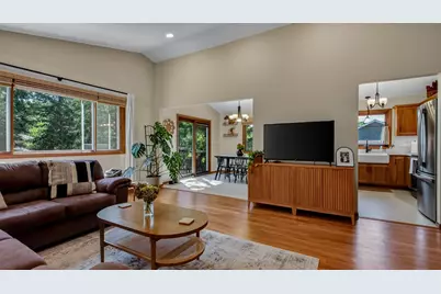 3309 S Pointe Court, Eau Claire, WI 54701 - Photo 5