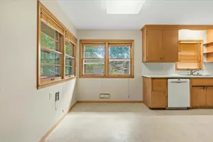 6193 49th St N, Oakdale, MN 55128 - Photo 7