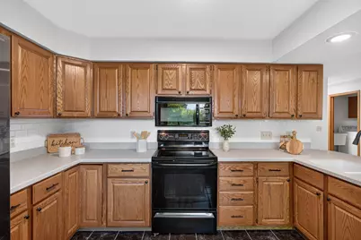2633 Nightingale Court, Chaska, MN 55318 - Photo 11