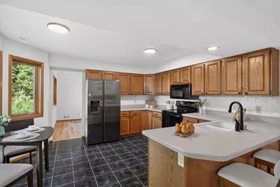 2633 Nightingale Court, Chaska, MN 55318 - Photo 9