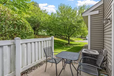 2836 Coach Court, Chanhassen, MN 55317 - Photo 5