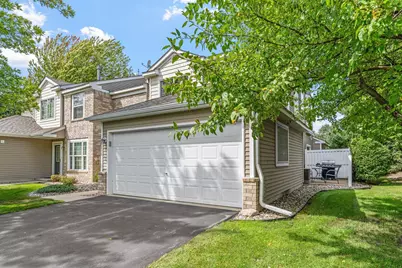 2836 Coach Court, Chanhassen, MN 55317 - Photo 3