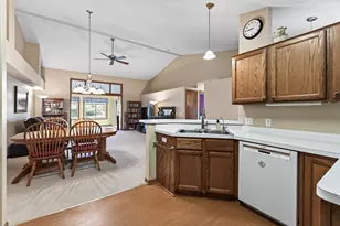 7577 Ojibway Park Ct, Woodbury, MN 55125 - Photo 3