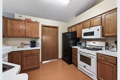 7577 Ojibway Park Court, Woodbury, MN 55125 - Photo 5
