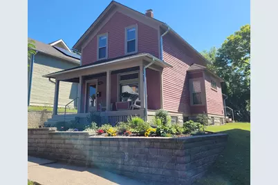 698 E 4th Street E, Saint Paul, MN 55106 - Photo 1
