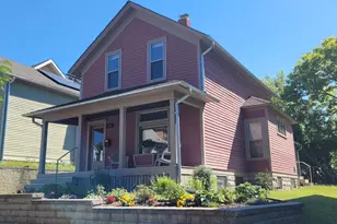 698 E 4th Street E, Saint Paul, MN 55106 - Photo 1