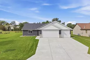 1554 Gray Fox Dr NE, Owatonna, MN 55060 - Photo 31