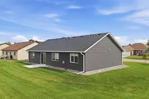 1554 Gray Fox Dr NE, Owatonna, MN 55060 - Photo 33