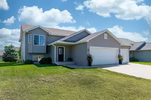 109 Pinehurst Dr, Mankato, MN 56001 - Photo 1