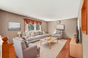 1721 Deerwood Dr, Eagan, MN 55122 - Photo 7