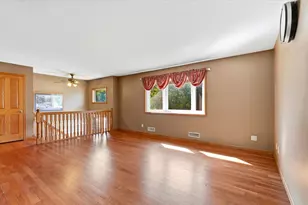 1721 Deerwood Dr, Eagan, MN 55122 - Photo 3