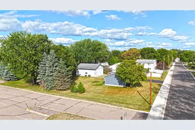 310 Highland Street W, Annandale, MN 55302 - Photo 5