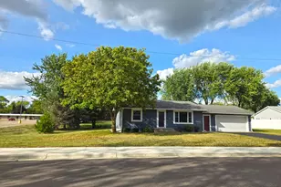 310 Highland St W, Annandale, MN 55302 - Photo 3