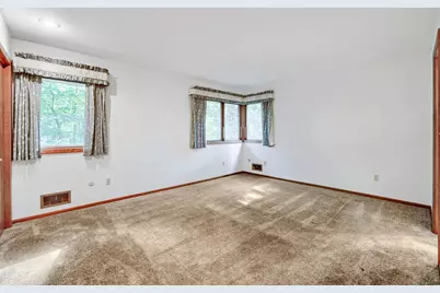 1200 Falls View Court, Mendota Heights, MN 55118 - Photo 9