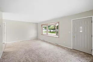 628 13th Ave SE, Waseca, MN 56093 - Photo 3