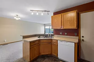 12886 Echo Ln, Apple Valley, MN 55124 - Photo 9