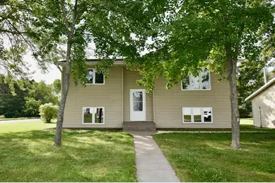 215 7th Street NE, Milaca, MN 56353 - Photo 5