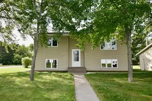215 7th St NE, Milaca, MN 56353 - Photo 5