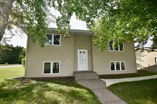 215 7th St NE, Milaca, MN 56353 - Photo 3