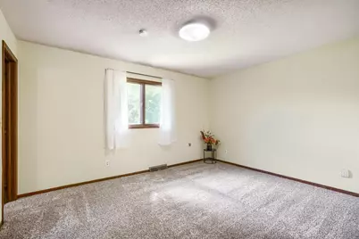 311 Dakota Street W, Vermillion, MN 55085 - Photo 17