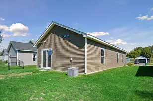 413 Redwood St N, Cambridge, MN 55008 - Photo 29