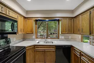 8359 Amsden Ridge Dr, Bloomington, MN 55438 - Photo 17