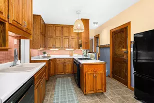 2327 E 4th St, Duluth, MN 55812 - Photo 5