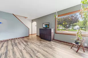 409 S 5th St, Le Sueur, MN 56058 - Photo 9