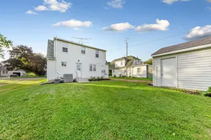 409 S 5th St, Le Sueur, MN 56058 - Photo 23