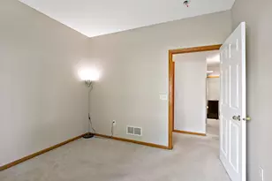 8012 Stratford Cir S, Shakopee, MN 55379 - Photo 15