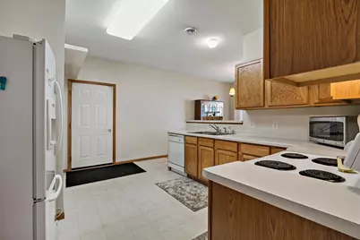 8012 Stratford Circle S, Shakopee, MN 55379 - Photo 27
