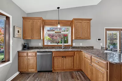 7471 Saratoga Drive, Chanhassen, MN 55317 - Photo 5