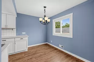 7509 Whitney Dr, Apple Valley, MN 55124 - Photo 11