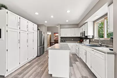 6649 Buckingham Road, Woodbury, MN 55125 - Photo 5