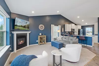 15135 Emory Circle, Apple Valley, MN 55124 - Photo 5