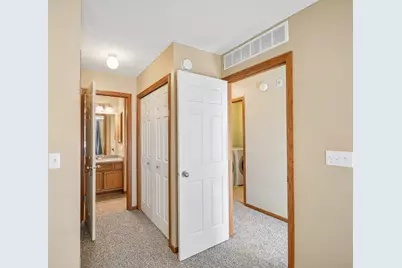 1602 Woodlynn Avenue #2, Maplewood, MN 55109 - Photo 17