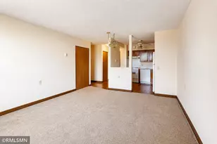 7600 Golden Valley Rd, Golden Valley, MN 55427 - Photo 3