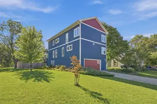 78 Bridgewater Dr, Vadnais Heights, MN 55127 - Photo 1