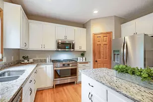 924 36th St W, Hastings, MN 55033 - Photo 5