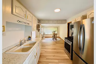 418 Belvidere Street E, Saint Paul, MN 55107 - Photo 11