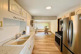 418 Belvidere St E, Saint Paul, MN 55107 - Photo 11