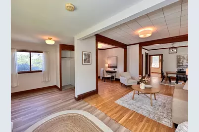 418 Belvidere Street E, Saint Paul, MN 55107 - Photo 3